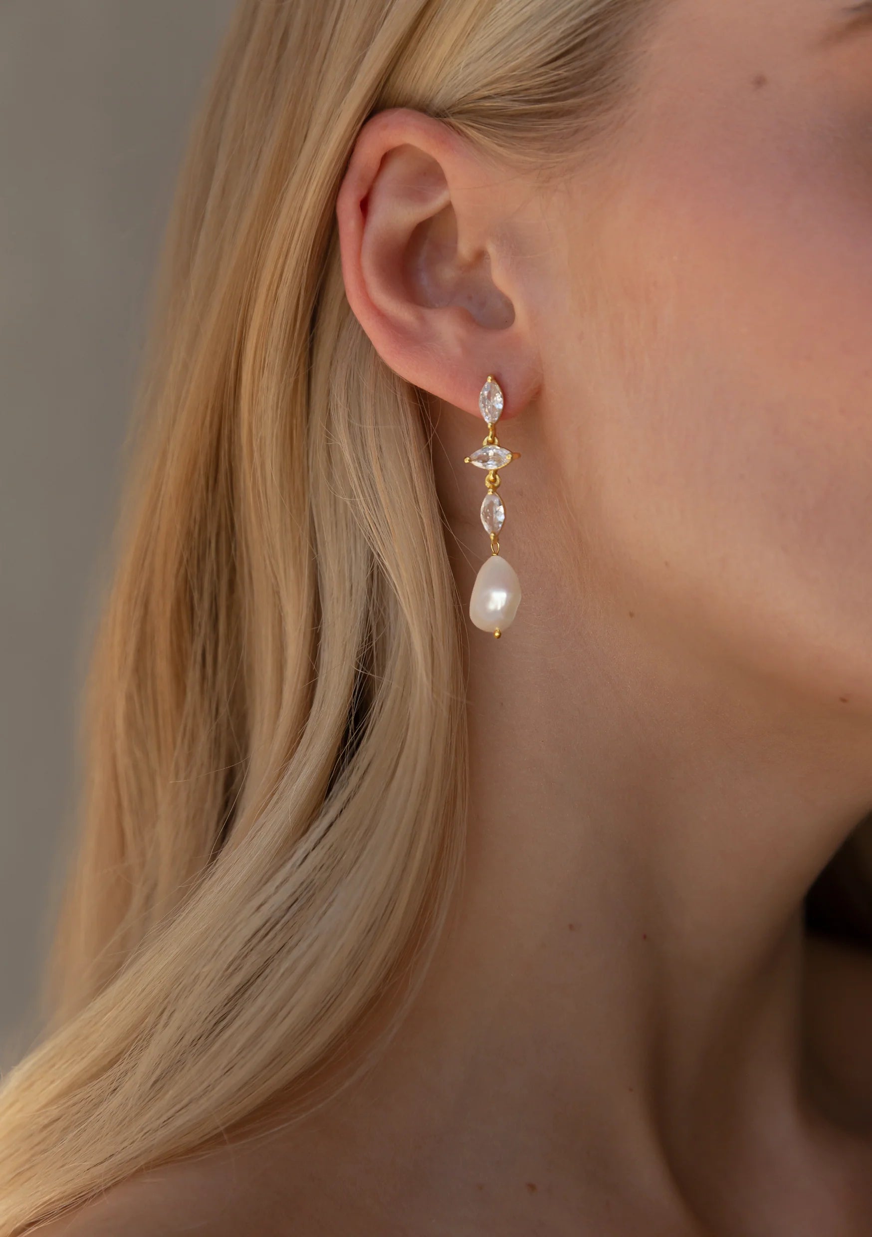 Buy Lola Knight - Ivy - Pearl & Crystal Drop Bridal Earrings - Gold online | The White Collection Australia