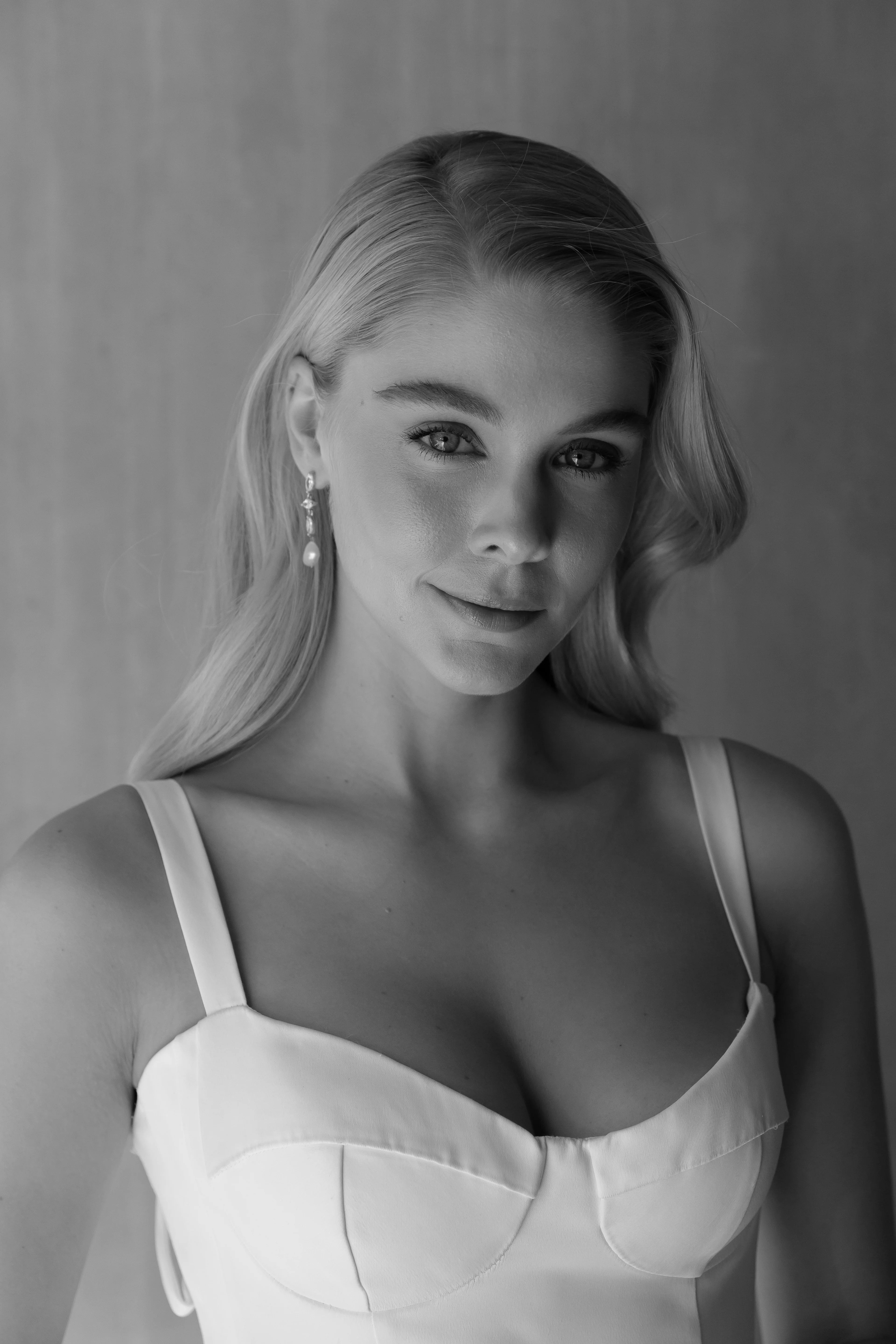 Buy Lola Knight - Ivy - Pearl & Crystal Drop Bridal Earrings - Silver online | The White Collection Australia