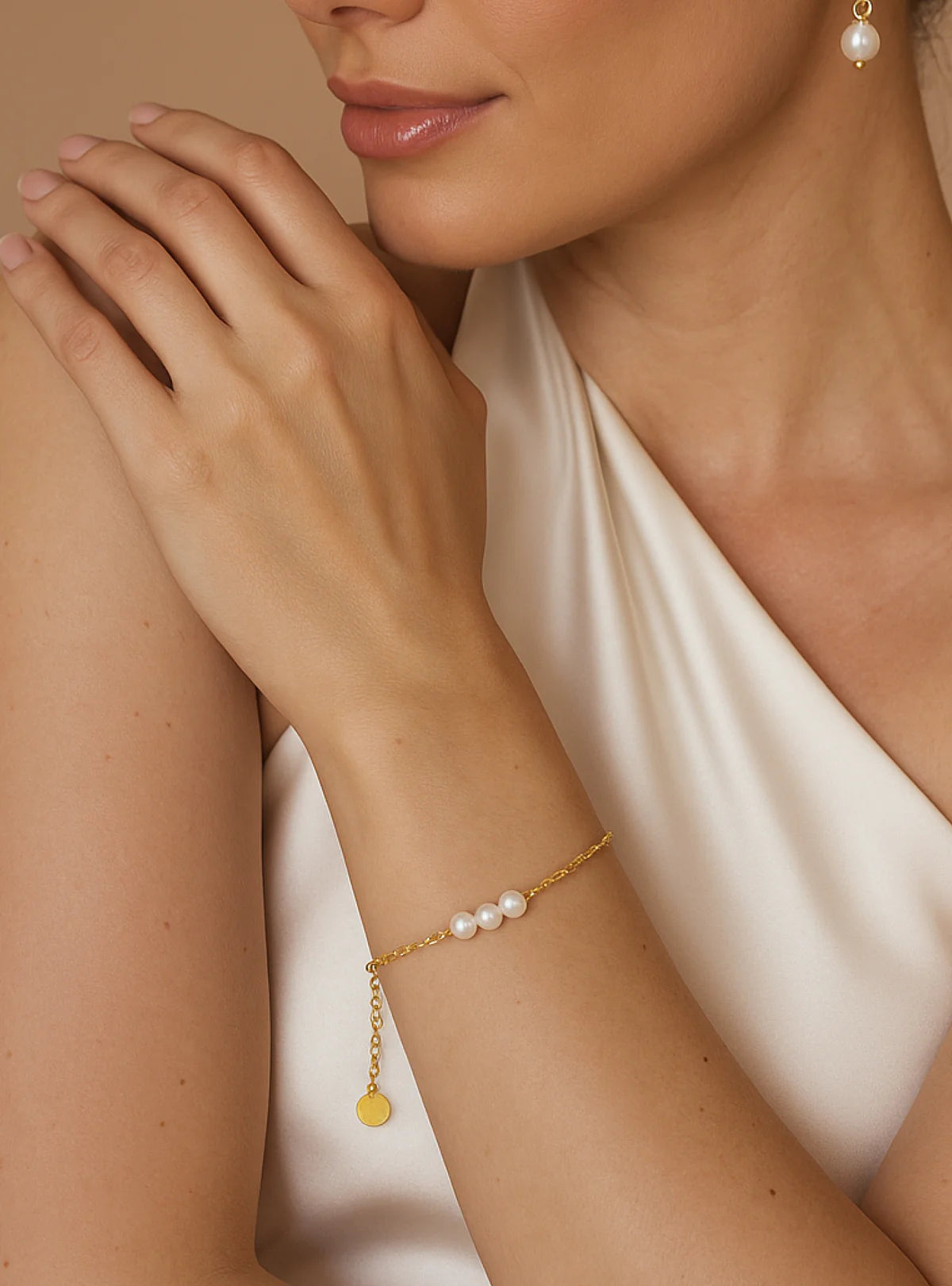 Lola Knight - Lettie Pearl Bridal Bracelet - Gold