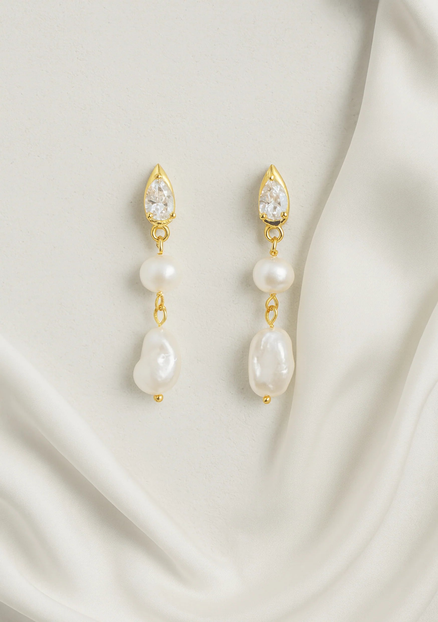 Lola Knight - Lulu - Pearl & Crystal Drop Earrings - 18CT Gold