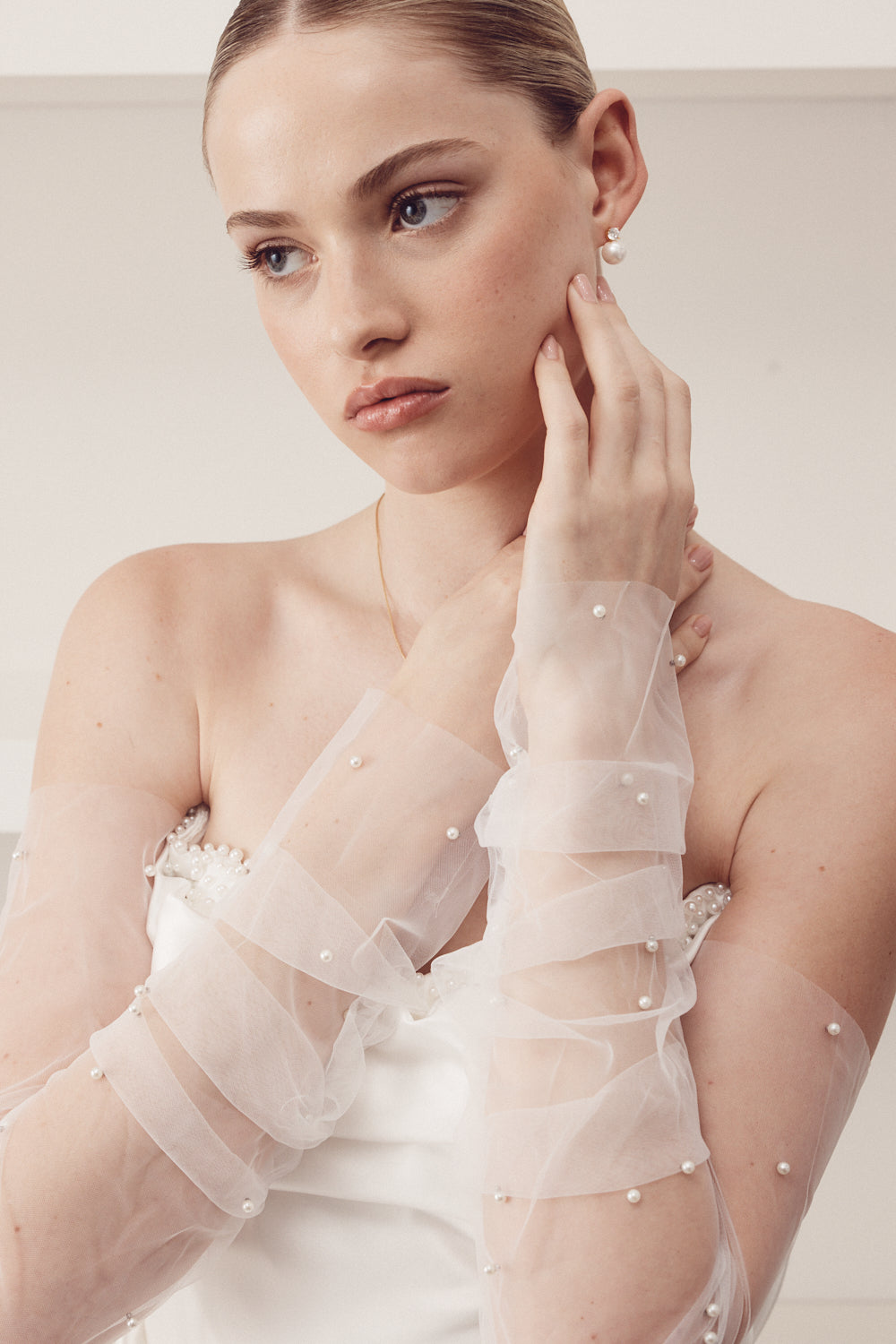 Buy The White Collection Accessories - Paris - White Pearl Tulle Gloves online | The White Collection Australia