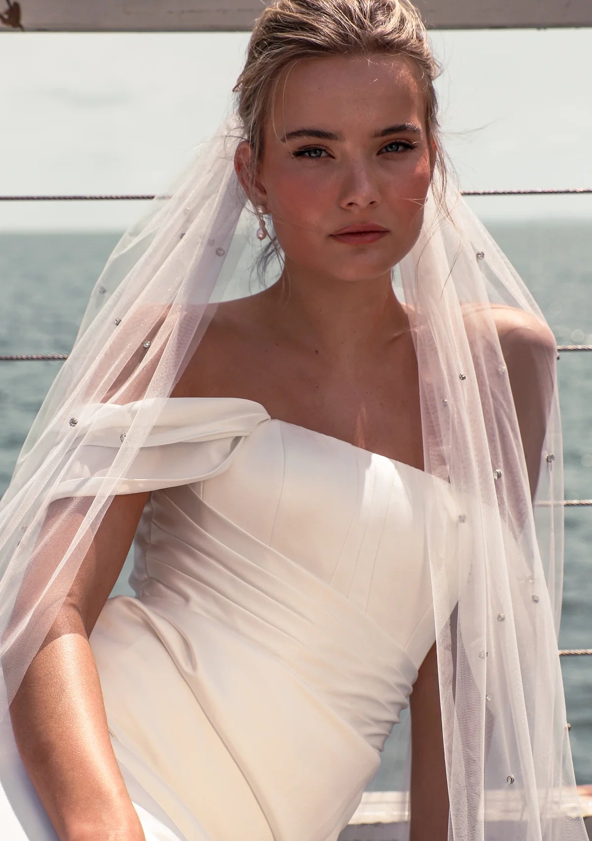 Lola Knight - Crystal Single Tier Wedding Veil - Ivory