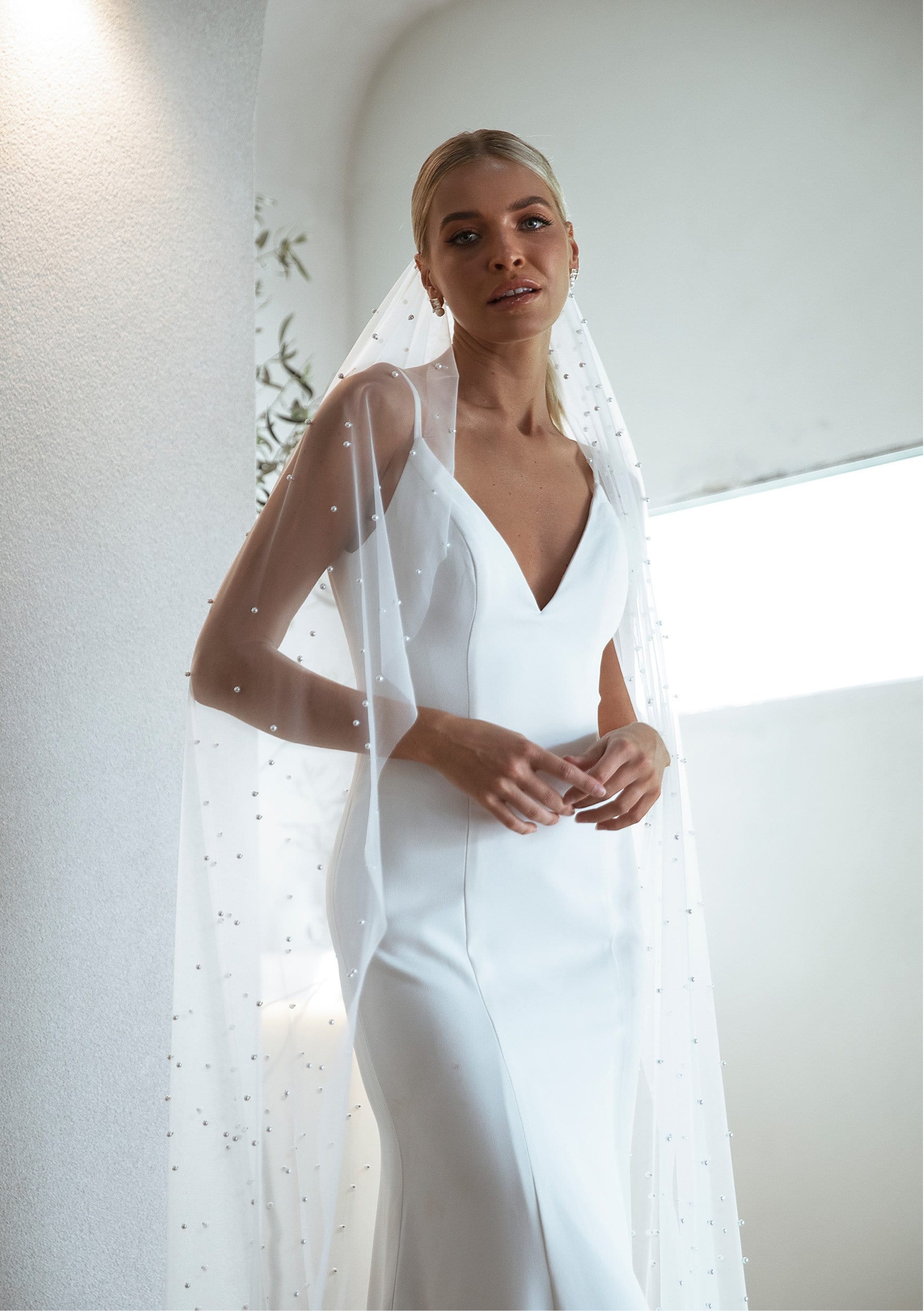 Lola Knight - Brielle - Single Tier Pearl Wedding Veil - Ivory