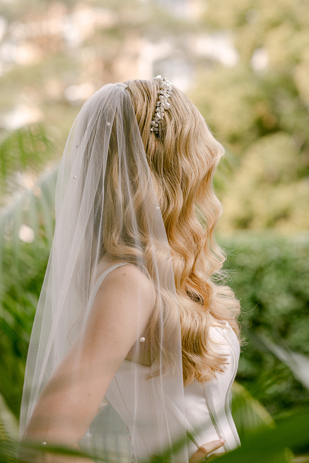 Lulu Soft Tulle Pearl Veil