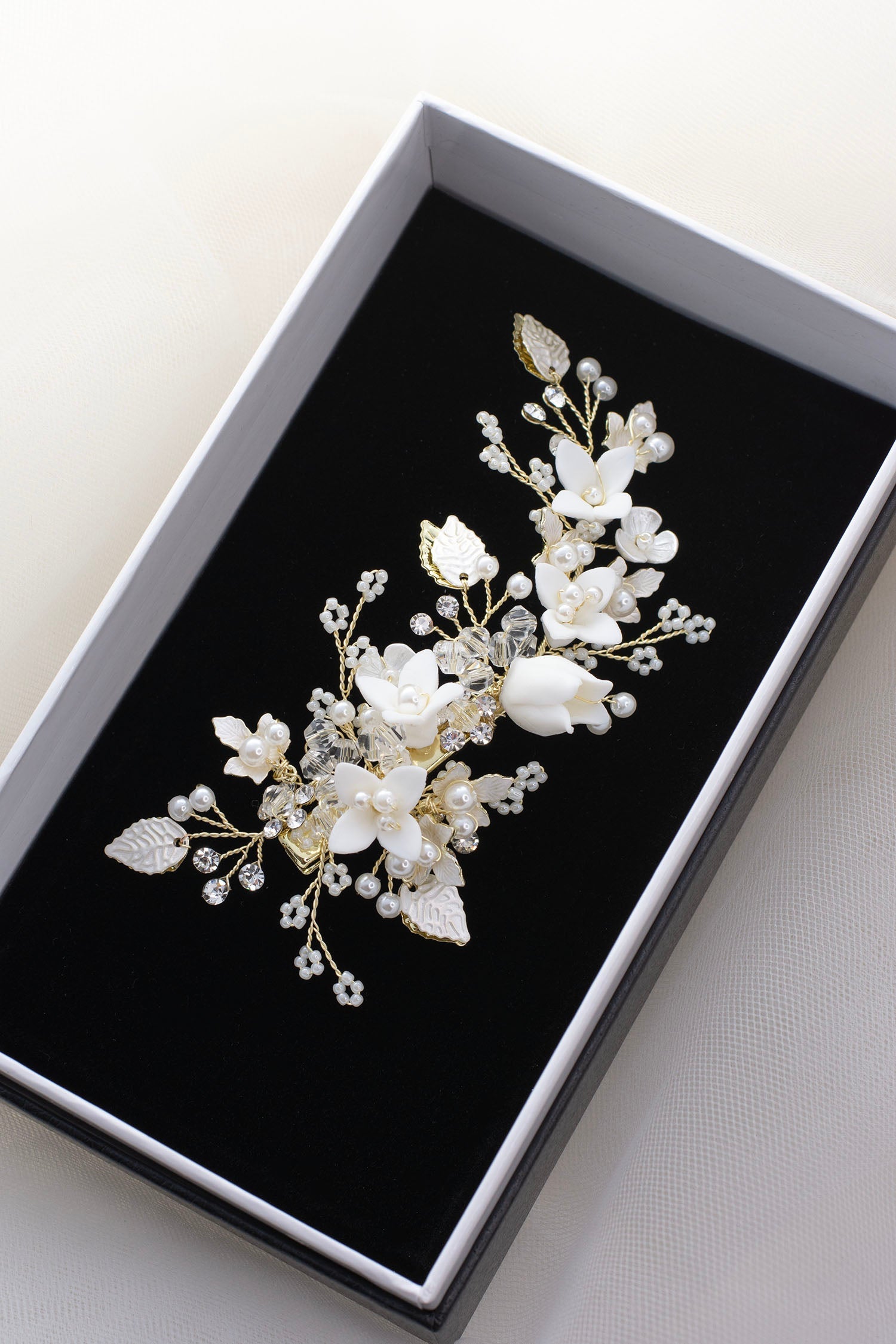 Harper - Porcelain Flower Pearl Bridal Hair Clip